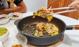 吃瓜博主吃小蛋糕,吃瓜博主倾情演绎小蛋糕的甜蜜诱惑