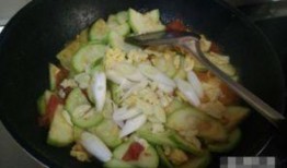 葫芦瓜吃炒鸡蛋