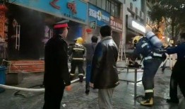 饭店着火众人吃瓜,饭店火灾竟成“吃瓜现场”？