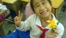 上海老师吃瓜事件,网络舆论下的教育伦理争议