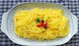 金丝绞瓜炒着吃,家常菜谱中的清新佳肴