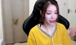 新疆妹妹吃瓜,一场味蕾与视觉的盛宴