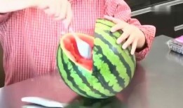 镜子反射吃瓜视频,揭秘虚拟世界中的吃瓜乐趣