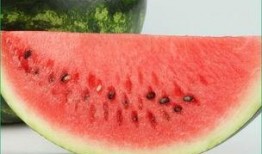 夜宵得吃瓜,解锁美食与娱乐的双重享受