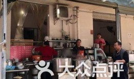 新城广场吃瓜,吃瓜群众的欢乐盛宴