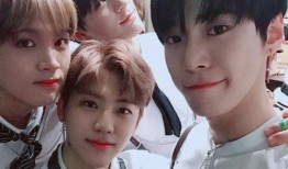 罗渽民吃瓜表情