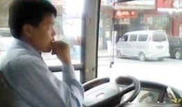 安徽客车司机吃瓜,见证奇闻轶事